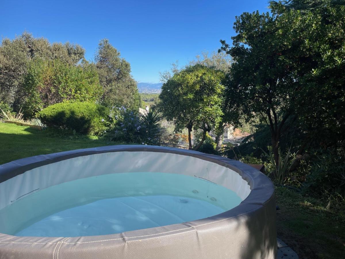 Domaine Des Tuilieres Avec Jacuzzi Daire Vallauris Dış mekan fotoğraf