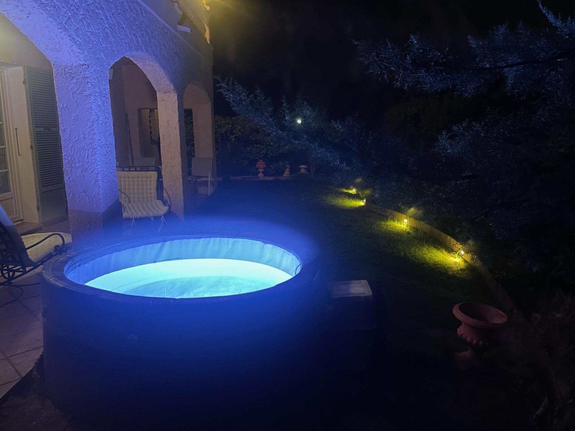 Domaine Des Tuilieres Avec Jacuzzi Daire Vallauris Dış mekan fotoğraf